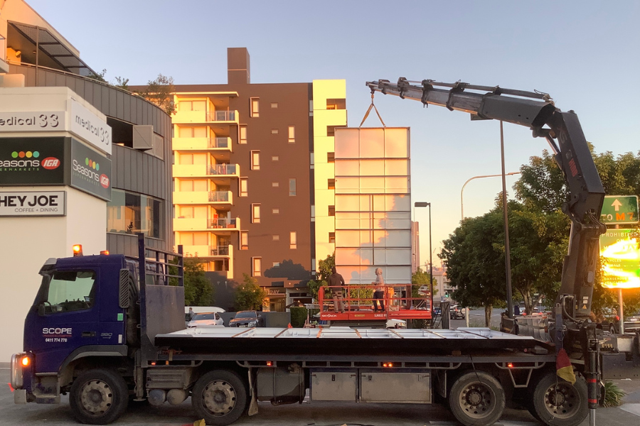 Who's Who on a Mobile Crane Hire Job Understanding Roles and